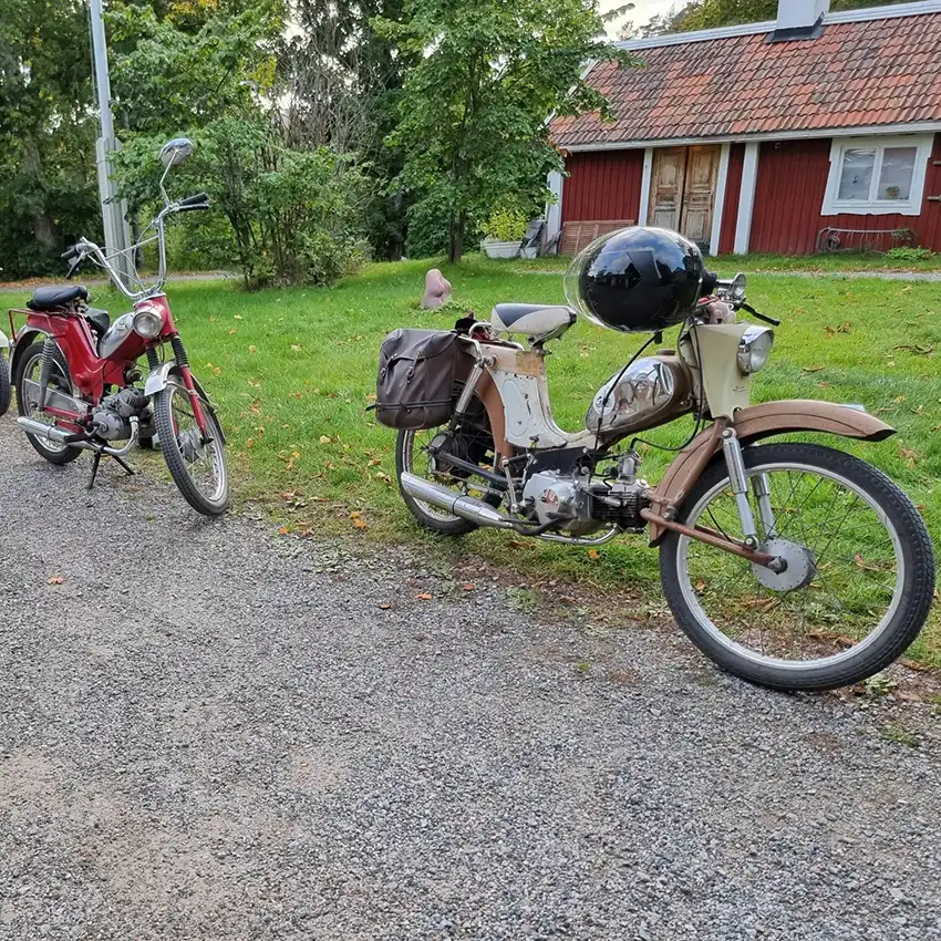 Mopedklubben Club Victoria träffades på Eggeby Gård 23 maj 2023