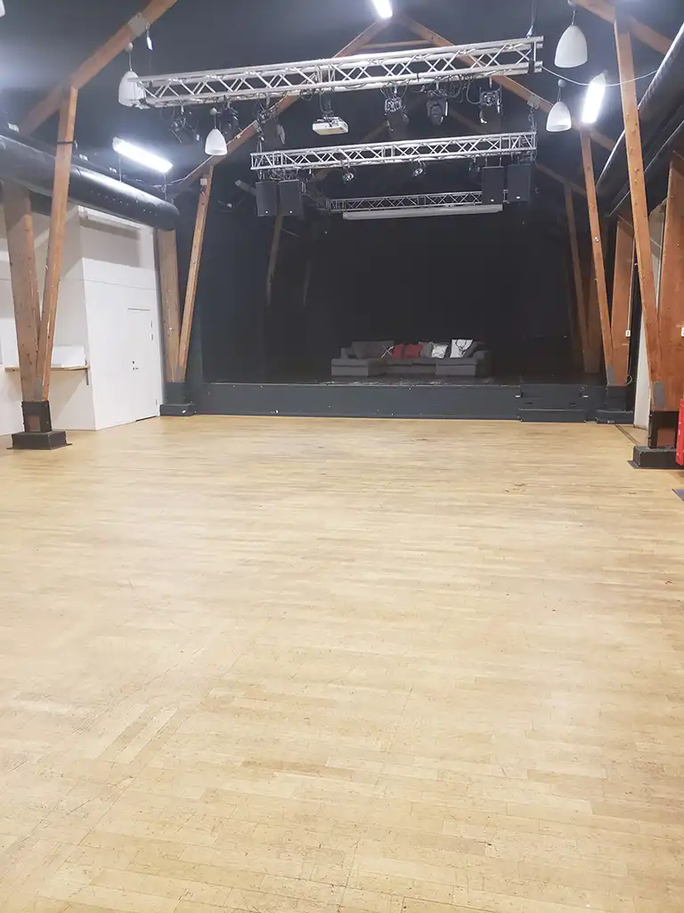Scenen i teaterladan Scenen i teaterladan på Eggeby Gård